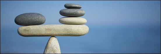 Balancing-the-Scales-Data-Driven-and-Customer-Centric-Marketing-1[1]